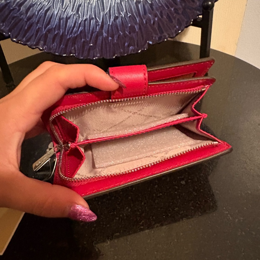 Michael Kors NEW Raspberry Card Suits Wallet - Picture 5 of 6